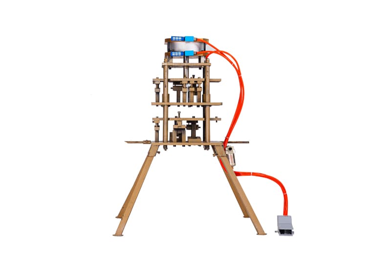 May-dot-dap-hoi-he-Xingfa-cua-lun-93-11-dao-180121-1 Máy đột dập nhôm Xingfa cửa lùa 93 – 11 dao hơi