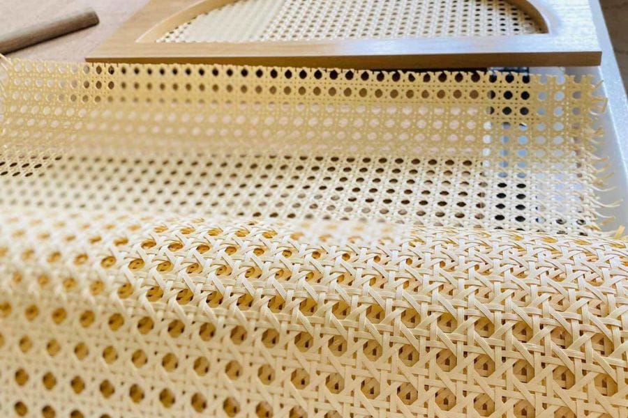 Sản phẩm được đan với họa tiết hình mắt cáo lục giác