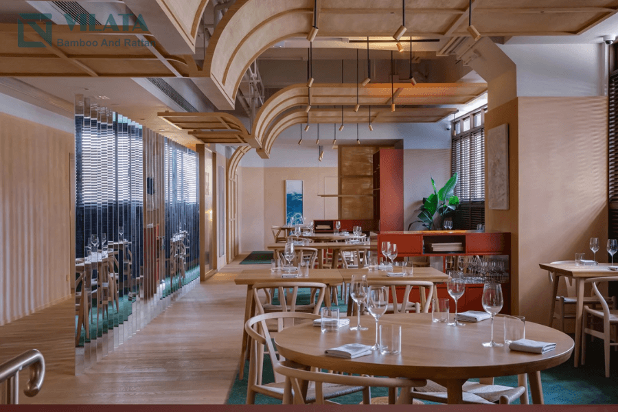 Nên thuê đội thi công cho diện tích trần lớn